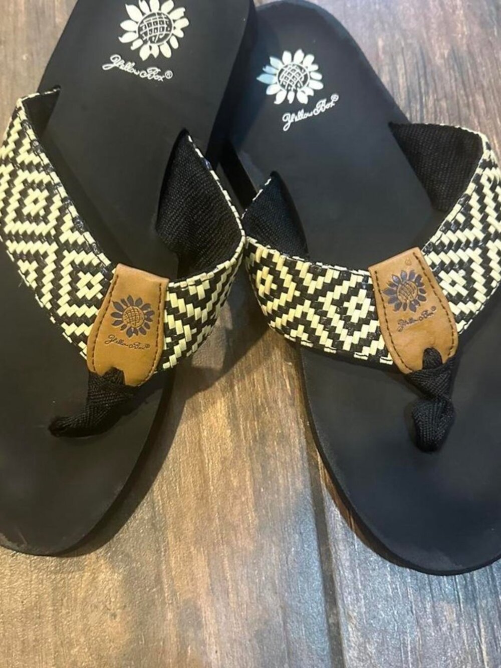 Yellow Box black and white woven flip flops Size 8.5 #summer #beachwear